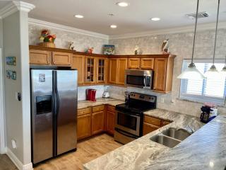 Beachgate Condo Suites and Hotel 341 condo - 9