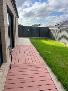 Modern & Accessible 4BR Home - Werribee - 5