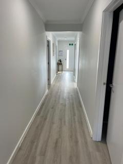Modern & Accessible 4BR Home - Werribee - 1