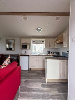 Newly Refurbished Three Bedroom Static Caravan on Seven Bays Holiday Park - Saint Merryn - 3