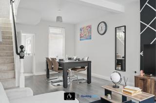 2 Bed House By Boyeilles Apartments Short Lets & Serviced Accommodation Belfast With Pool Table & Free Parking - Belfast - 8