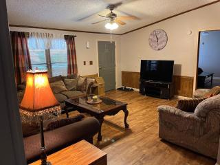Eureka Springs Country House 4bd 2ba Retreat near Beaver Lake, White River Area - Eureka Springs - 0