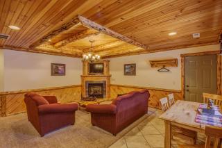 Sojourner's Lodge & Log Cabin Suites - Dundee - 8