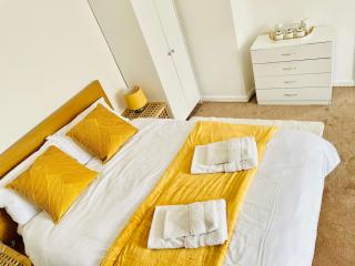 The Lakeside - Wanstead - 6