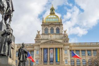 HLY - Newly designed APT with BIG PROMO! - Praga - 9