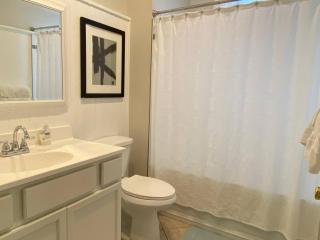 Funky Urban 1 Bedroom Apt W Parking In Center Sq - Albany - 3