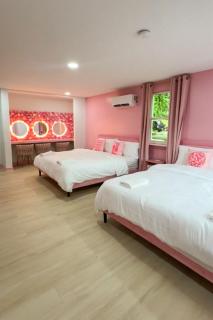 Pink Nashville Cottage - Girls' Trip, 12 Min to Broadway - 0