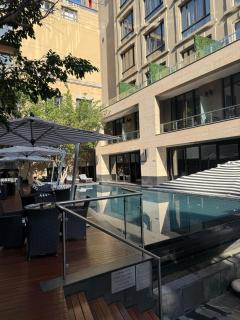 Luxury 1-Bedroom Suite in Sandton - 5