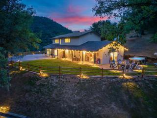 Rivertop Hideaway with HUGE views-Hot Tub-EV-more! - Ahwahnee - 0
