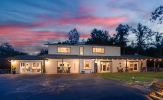 Rivertop Hideaway with HUGE views-Hot Tub-EV-more! - Ahwahnee - 1