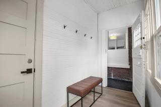 Cozy & Modern 2BR | St Louis - 1