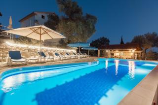 Apartments Villa Mia - Bijela - 0
