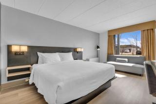 Seven Oaks Hotel Regina - Regina - 2