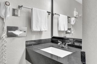 Seven Oaks Hotel Regina - Regina - 6