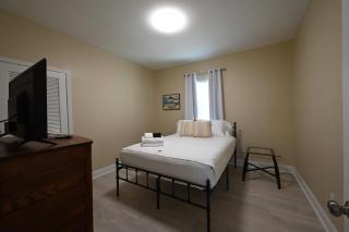 Cottage on 10th Cozy Retreat Near Downtown & Beach - Pensacola - 6