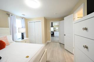 Cottage on 10th Cozy Retreat Near Downtown & Beach - Pensacola - 3