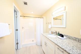 Cottage on 10th Cozy Retreat Near Downtown & Beach - Pensacola - 1