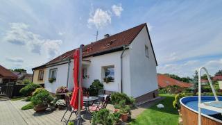 Complete living with a garden - Mochtín - 0