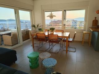 Seaside Serenity - Elegant Apartment with Stunning Sea Views - Zaboric - 9