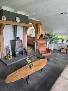 Woonboerderij met ruime tuin - 8