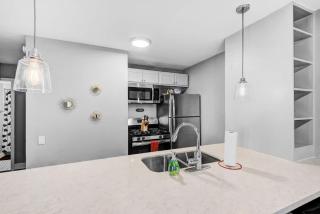 2BD Luxe Stay Prime Location & Comfort - Houston - 9