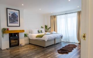 Ottery House - Westhampnett - 8