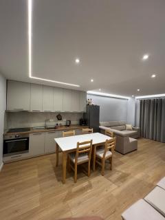 Tili Home - Polisi i Vogël - 3