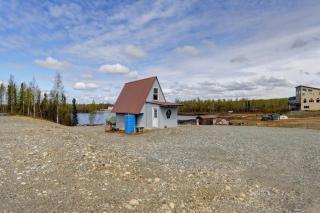 Bass Farm Lake View Loft Cabin - 1