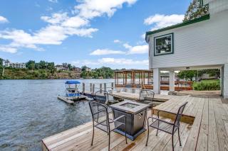 Lake Haven Estate with Hot Tub, Game Room and Pontoon Boat, 4BR, 4 Bathoom, 2 Kitchens - 8
