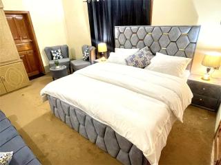 Luxury Cottage Bhurban Fully Equipped - Murree - 7