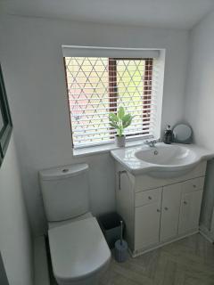Cosy Cottage Close to the Beach with Hot Tub - - 1