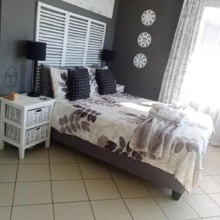 V's studio - Ballito - 1