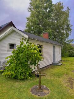 Seaside Escape Cozy Cottage 2 Min from the Beach - Halmstad - 3