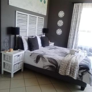 V's studio - Ballito - 3