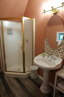 Tavern on the Bay Hotel - Albert Anastasia Suite - Somers Point - 4