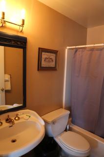 Tavern on the Bay Hotel - Bugsy Siegel Suite - Somers Point - 5