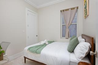 Travelers Dream that's Mins to NYC having Game Room and Parking - Jersey City - 2