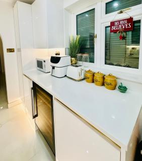 Peacock Apartments - Luxury 3 bedroom Apartment in Greater London - Orpington - 1