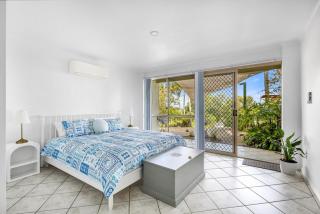 Luxe & Spacious Gem with Pool, Ocean Views, Snooker Table - Alexandra Headland - 8