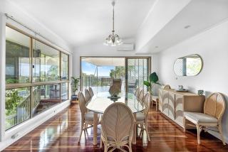 Luxe & Spacious Gem with Pool, Ocean Views, Snooker Table - Alexandra Headland - 7