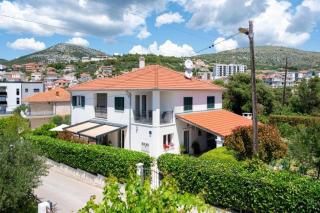 Apartments with parking spaces Seget Vranjica, Trogir - 23461 - Seget Vranjica - 0