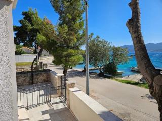 Apartments by the sea Viganj, Peljesac - 24522 - 1