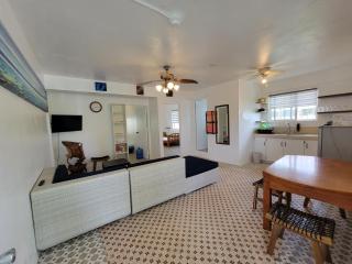 Green Flash Dive Inn - Garapan - 9