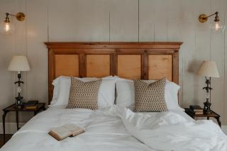 Book Village Inn - Hemingway Room King Bed - Hobart - 2