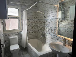 Laid-Back Rooftop Boho Cozy 2BR, Outdoor Charm - Il Cairo - 8