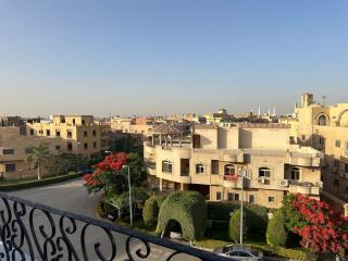 Laid-Back Rooftop Boho Cozy 2BR, Outdoor Charm - Il Cairo - 5
