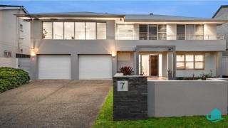 Valentine Creekside Manor - - 4