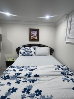 Luxury Basement-Private Bdr & Bathroom with free parking In Toronto - 8