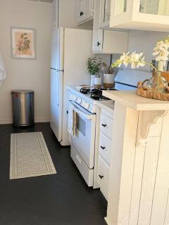 Stylish and Cozy 2BR 1BA Getaway Near LAX - LMU - SoFi - Beaches - Los Angeles - 3