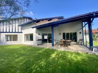 Bidart : Grande maison 4 chambres proche plages, 8 pers, au calme - FR-1-495-151 - Bidart - 0